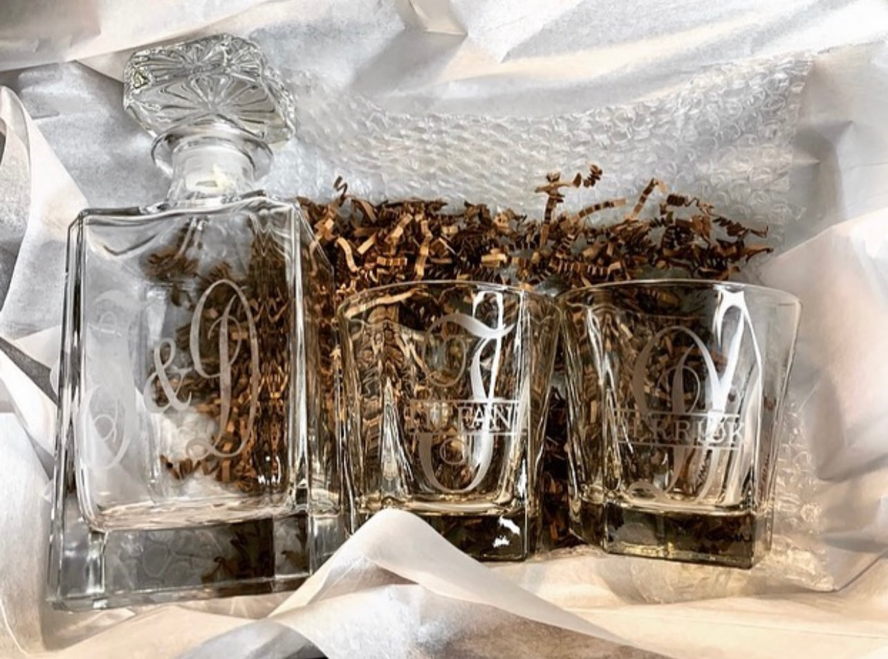 3 PIECE WHISKEY BOURBON DECANTER SET